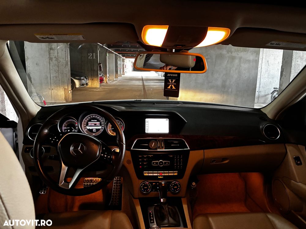 Mercedes-Benz C 250 CGI BlueEFFICIENCY - 22