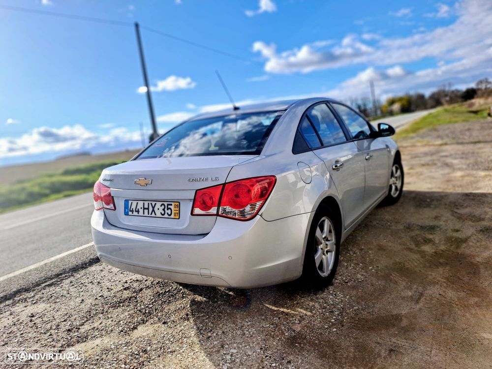 Chevrolet Cruze ver-1-6-ls - 2