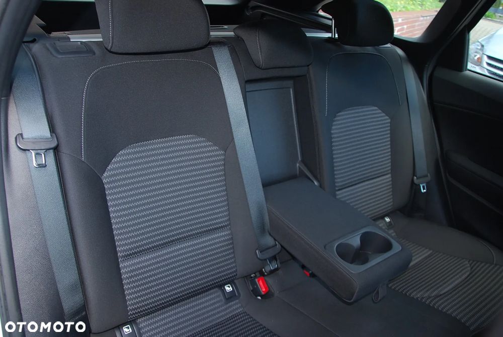 Kia Ceed - 12