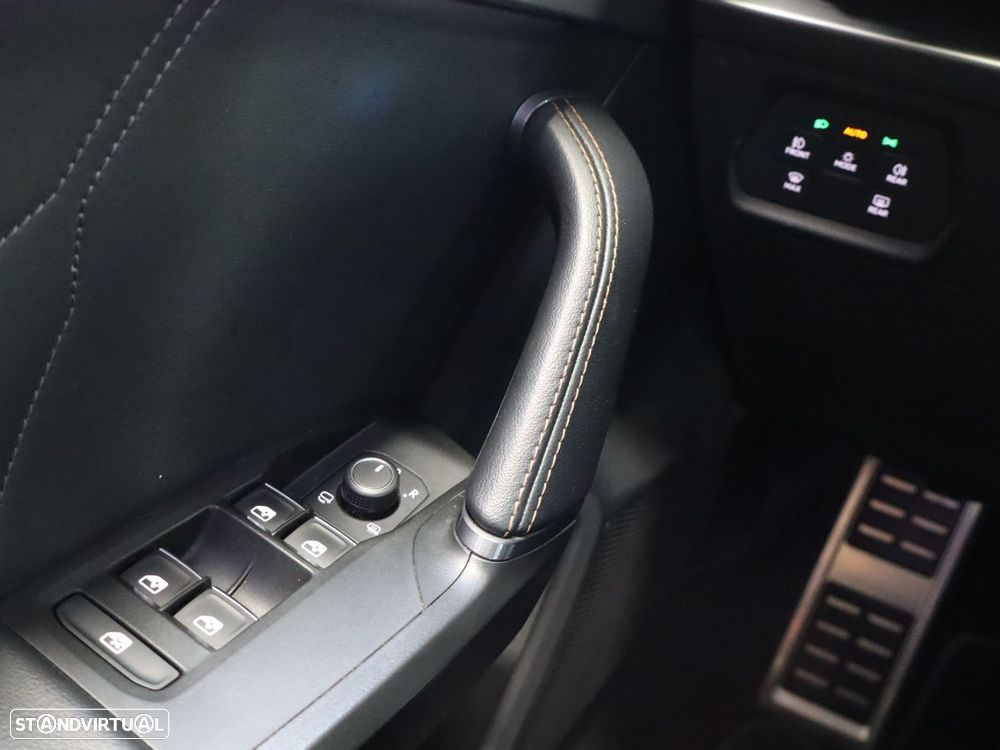 Cupra Leon 1.4 e-Hybrid MID DSG - 15