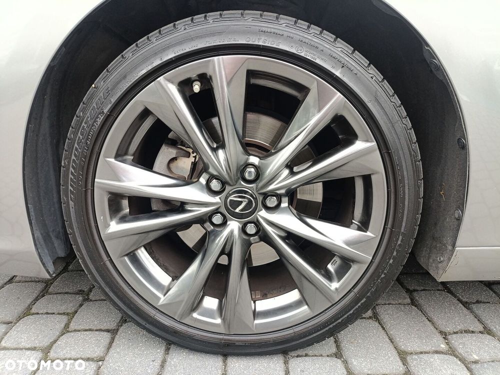 Lexus ES 300h F Sport Edition - 37