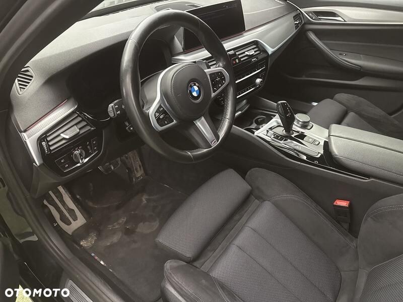 BMW Seria 5 520d xDrive MHEV M Sport sport - 10