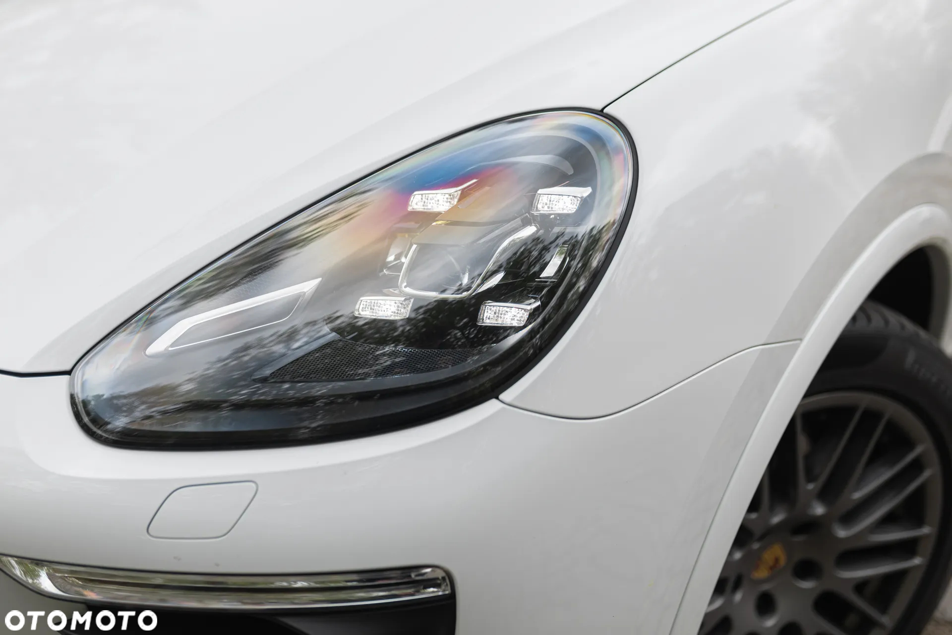Porsche Cayenne Diesel Platinum Edition - 3