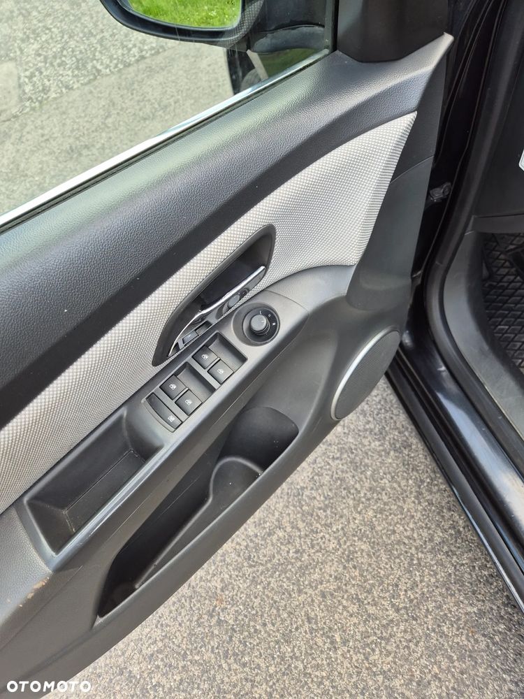 Chevrolet Cruze - 15