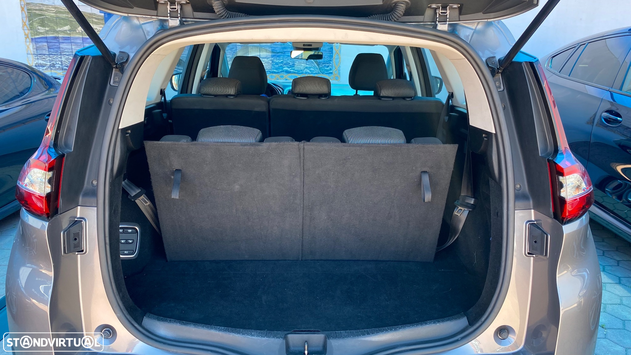Renault Grand Scénic 1.6 dCi Intens SS - 41
