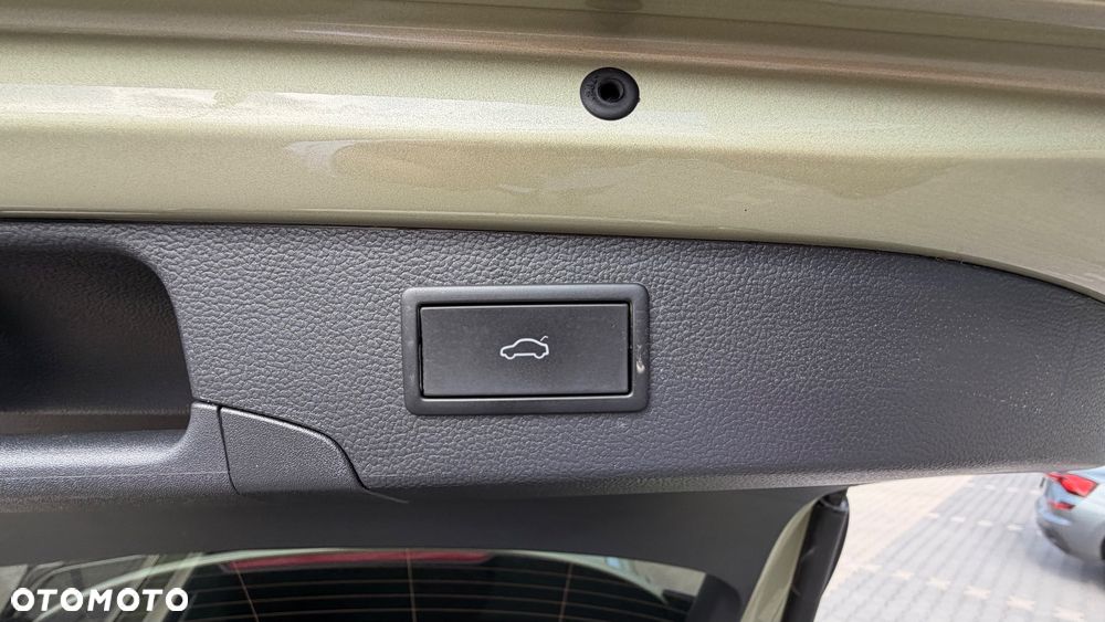 Skoda Superb 2.0 TDI SCR 4x4 L&K DSG - 12