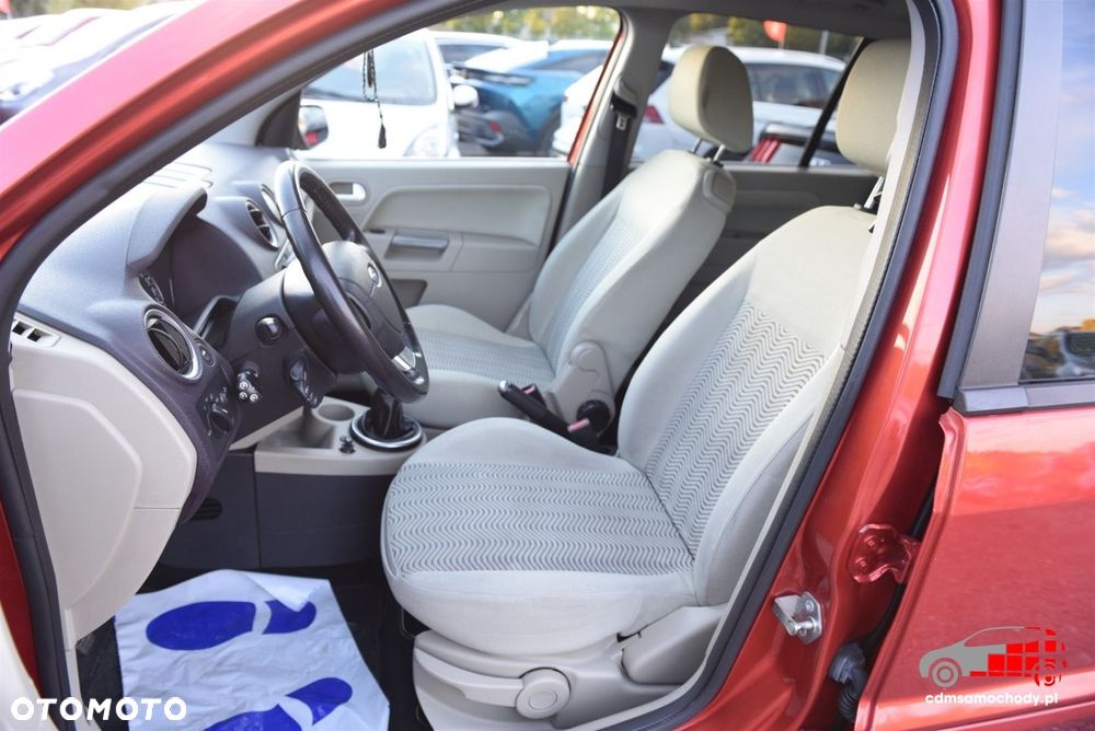 Ford Fusion - 13