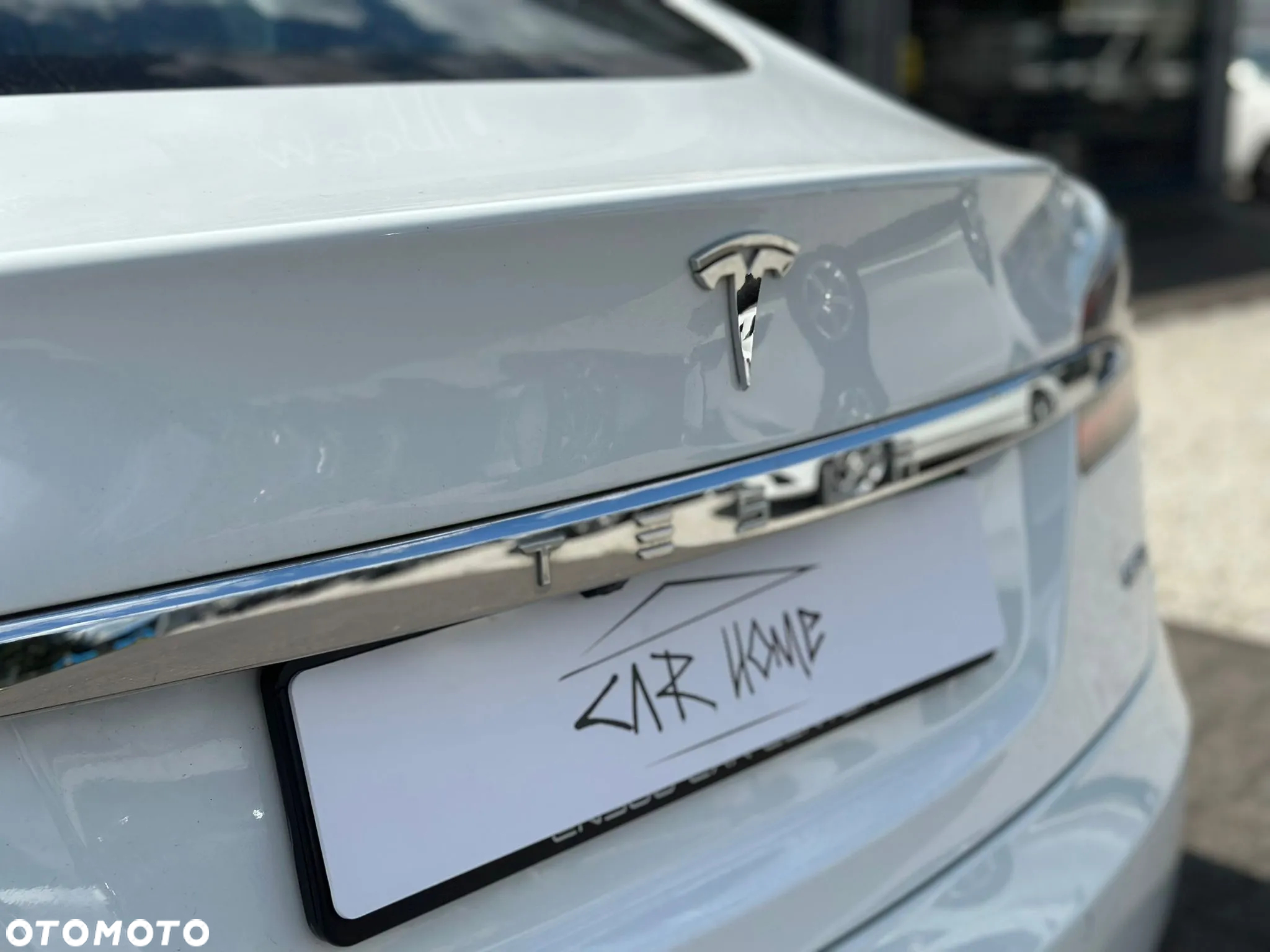 Tesla Model S 90 D - 14