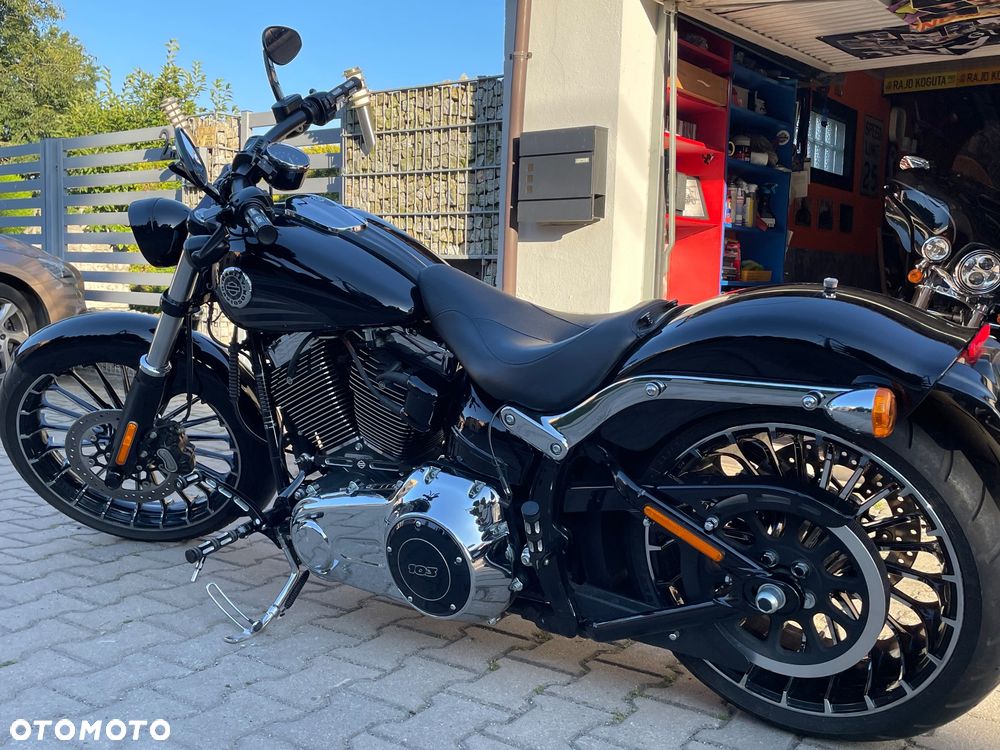 Harley-Davidson FXSB Breakout - 12