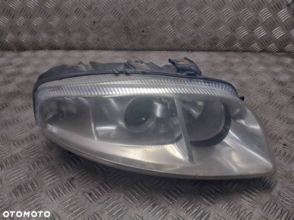 LAMPA PRAWY PRZÓD ALFA ROMEO GT I XENON 60681585 - 1