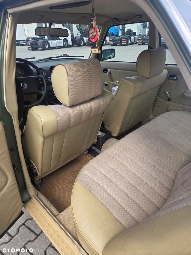 Mercedes-Benz W123 - 11