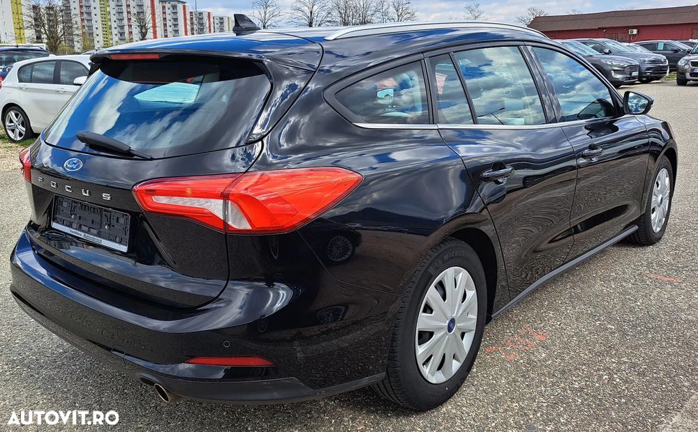 Ford Focus 1.5 EcoBlue Start-Stopp-System COOL&CONNECT - 9