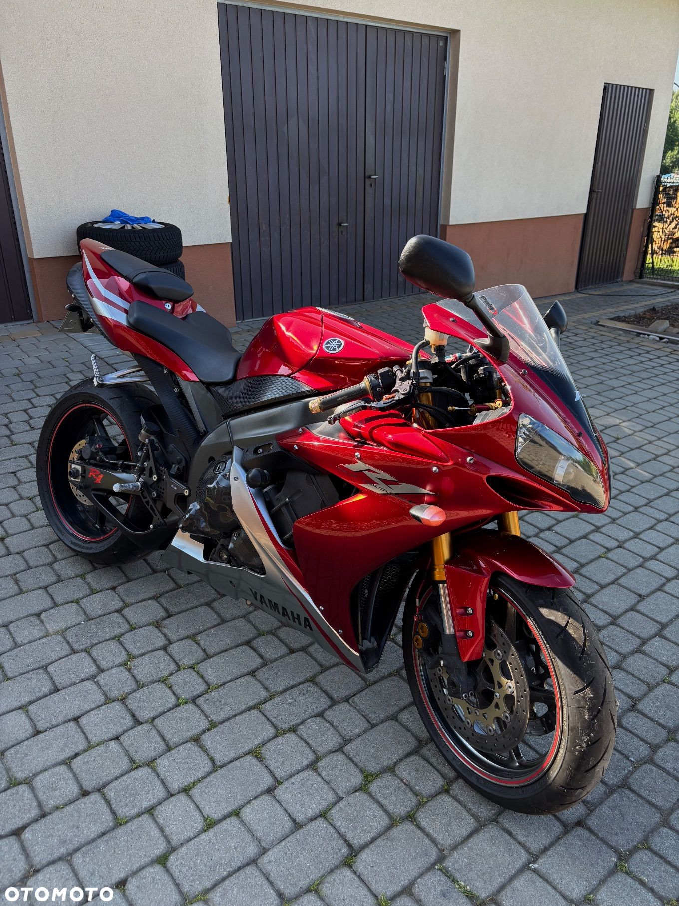 Yamaha R1 - 1