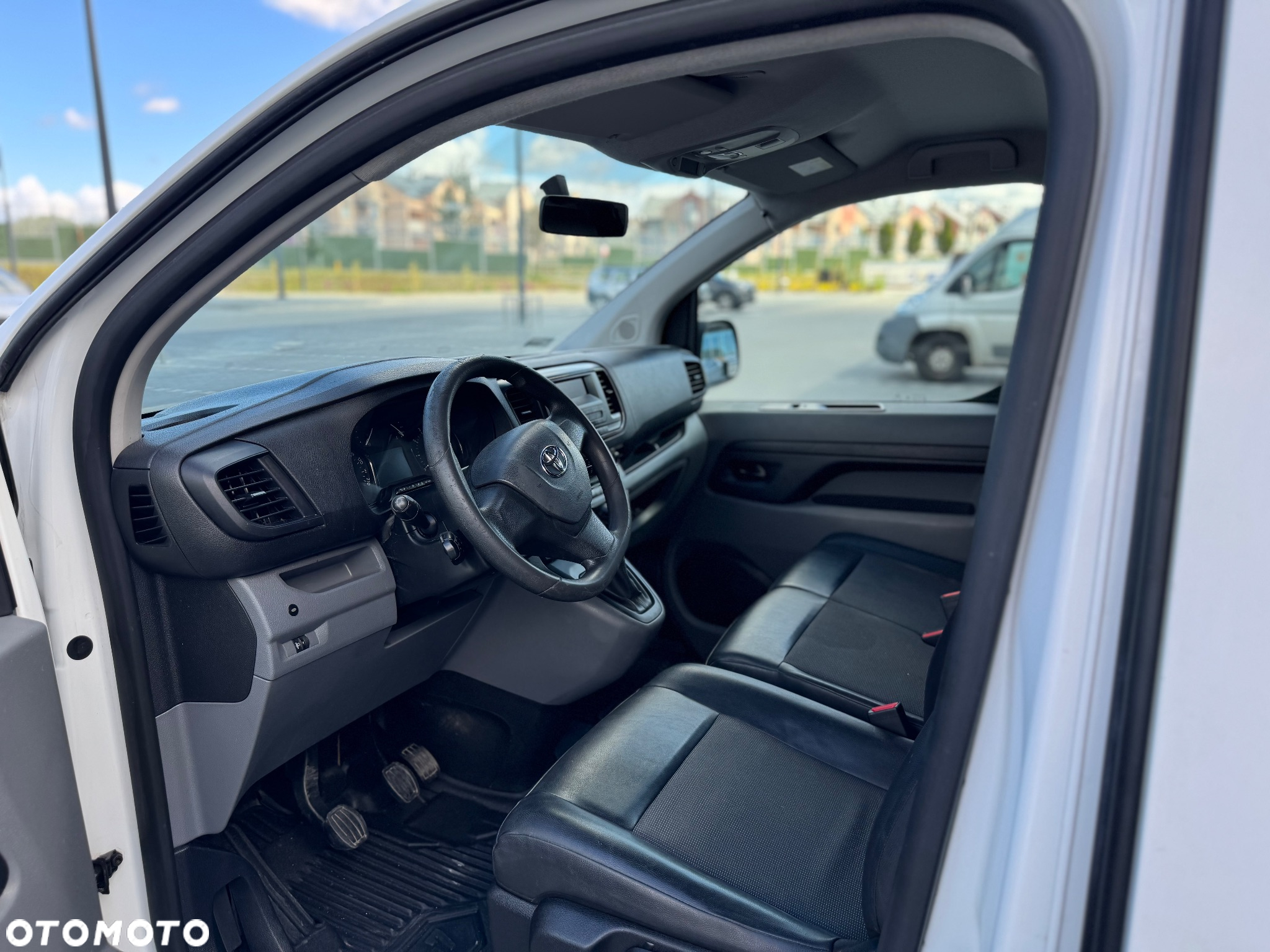 Toyota ProAce Kombi 1.6 D-4D Medium 2,7t - 6