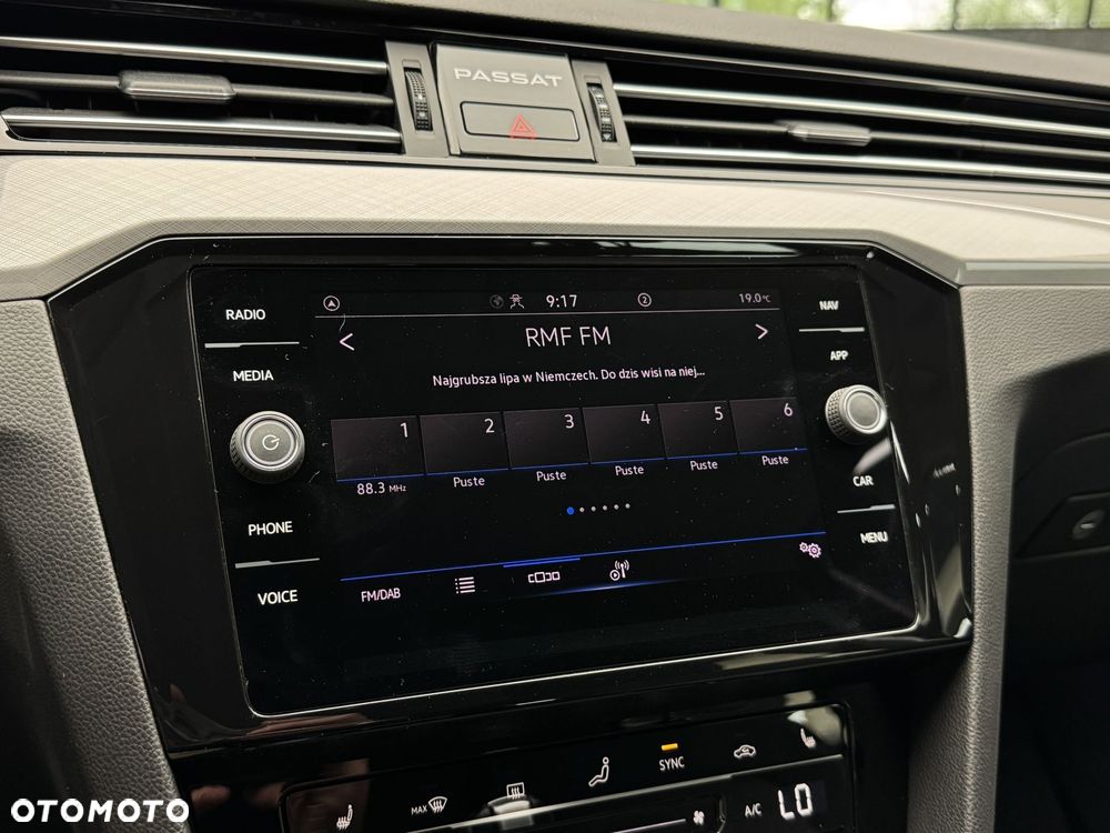Volkswagen Passat - 28