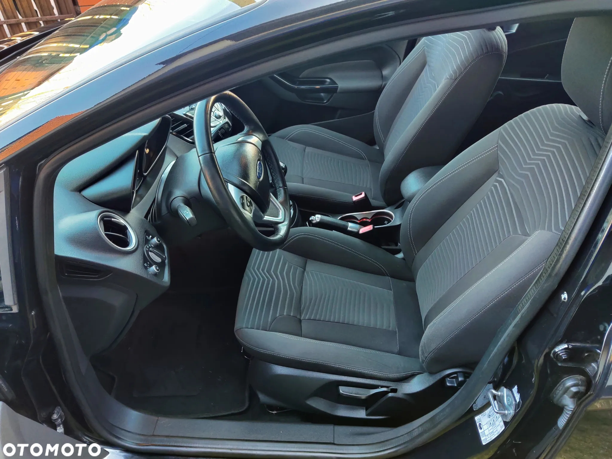 Ford Fiesta 1.0 EcoBoost S&S TITANIUM X - 16