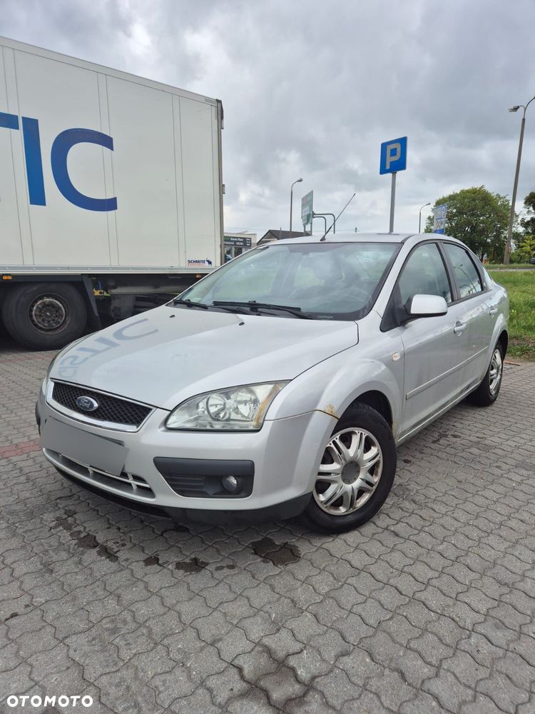 Ford Focus 1.6 Ghia - 2