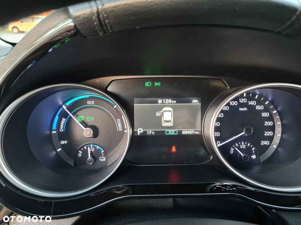 Kia XCeed - 28