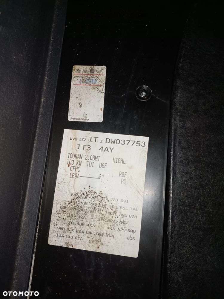 Volkswagen Touran 2.0 TDI DPF Highline DSG - 14