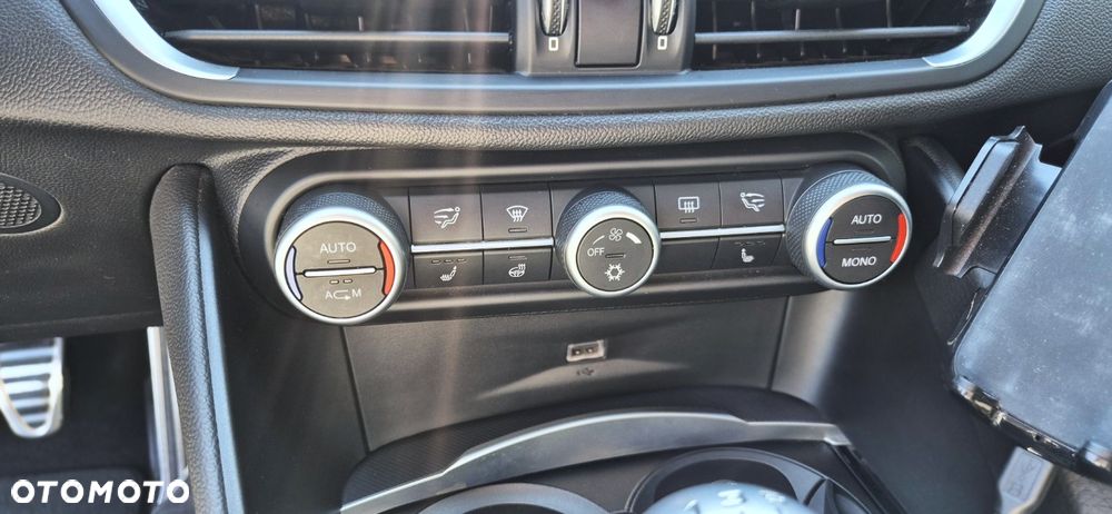 Alfa Romeo Giulia - 16