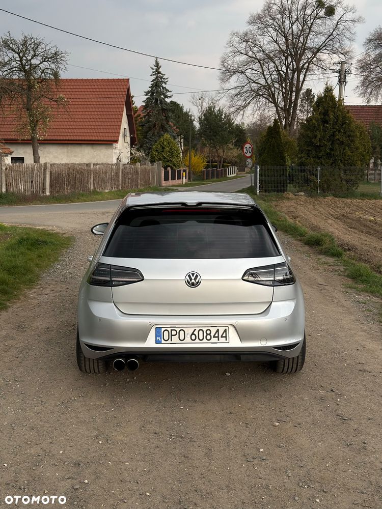 Volkswagen Golf - 5