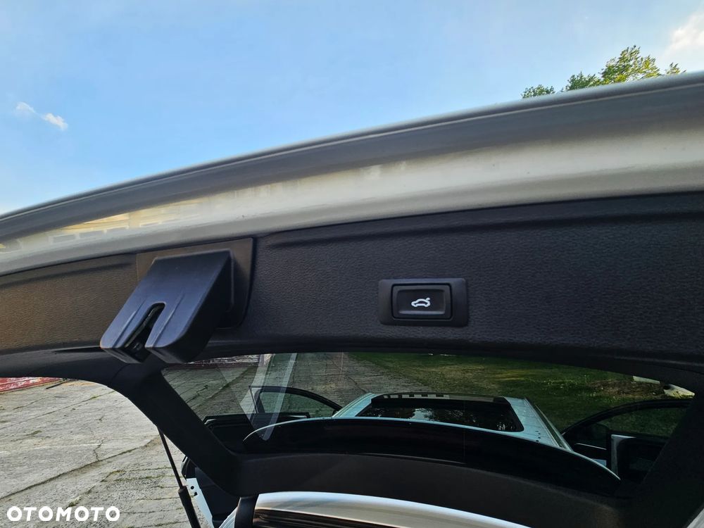 Audi A4 Avant 2.0 TDI Sport S tronic - 25
