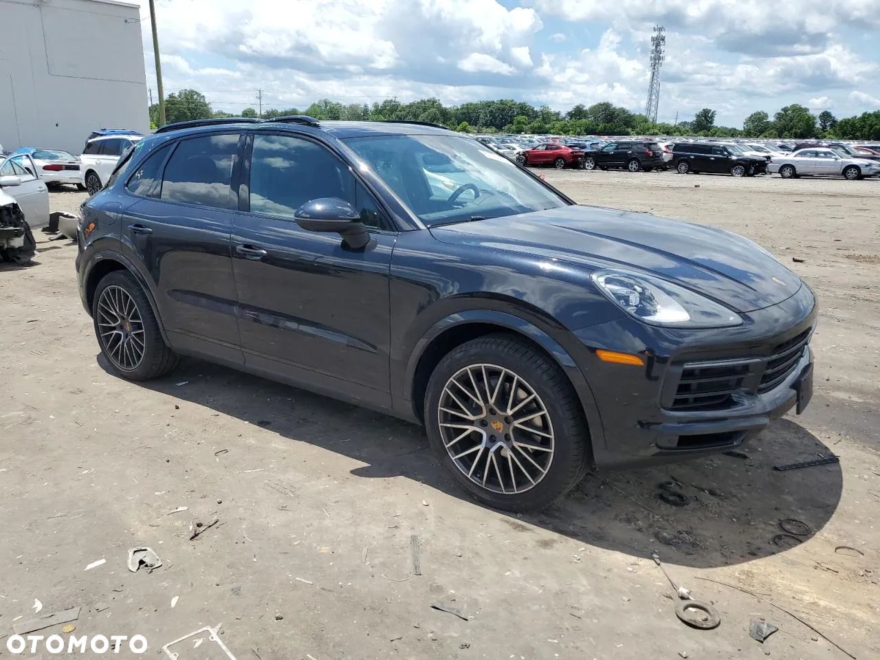 Porsche Cayenne - 1