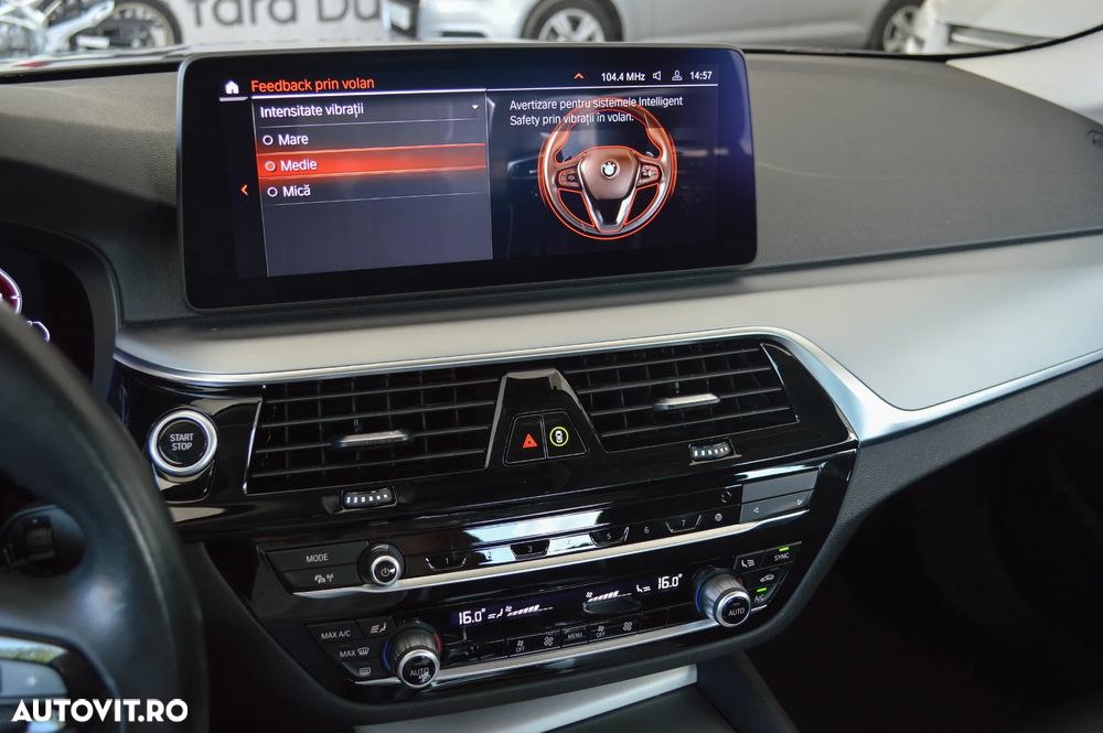 BMW Seria 5 520e Aut. Luxury Line - 29