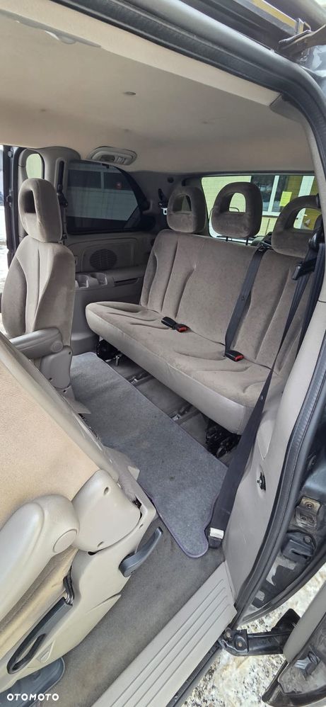 Chrysler Voyager 2.5L CRD SE - 14