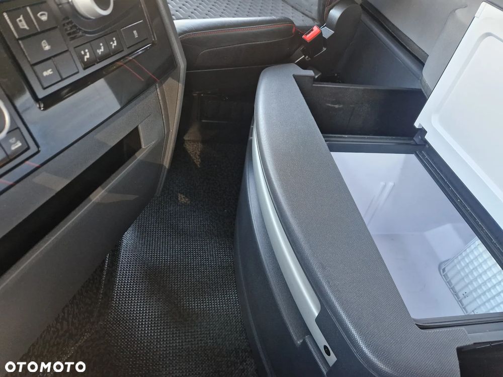 Renault T 520 E6 / HIGH CAB / STANDARD / BOGATA WERSJA / IDEAŁ / POLSKI SALON - 32