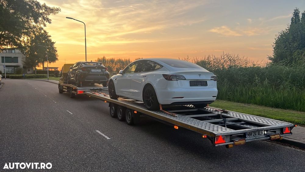 Tesla Model 3 - 8