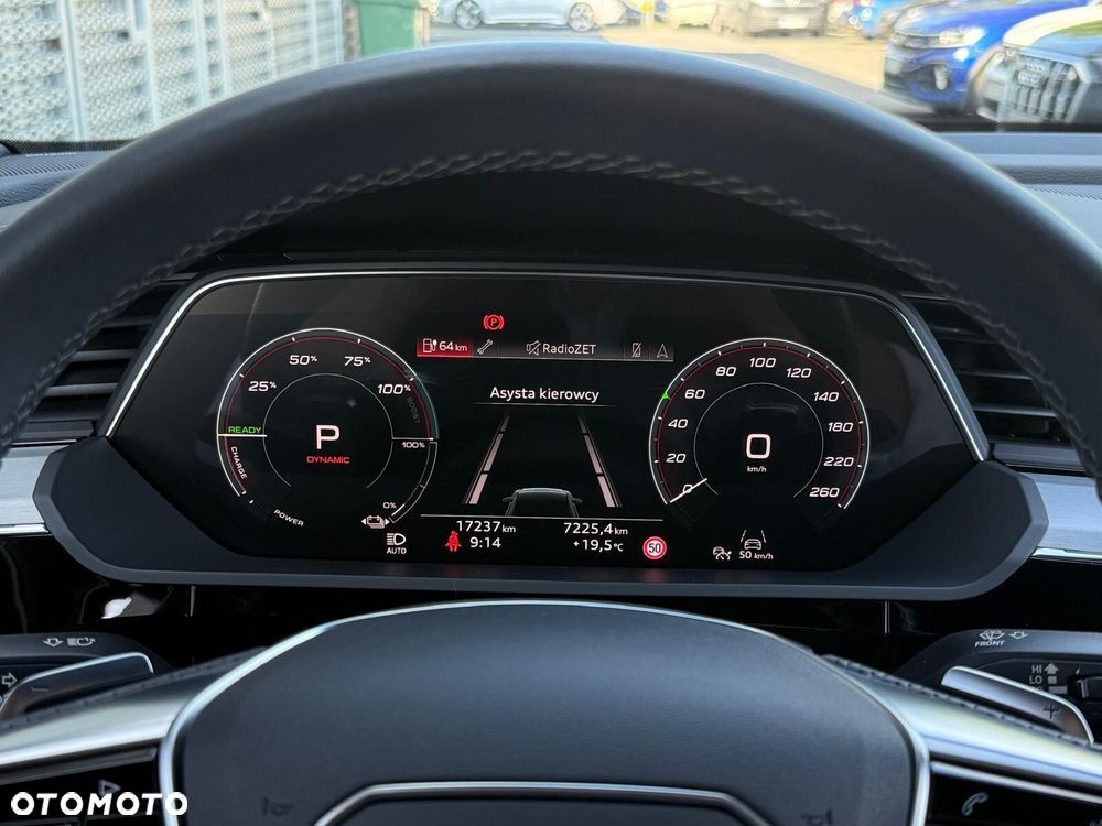 Audi Q8 Sportback e-tron - 25