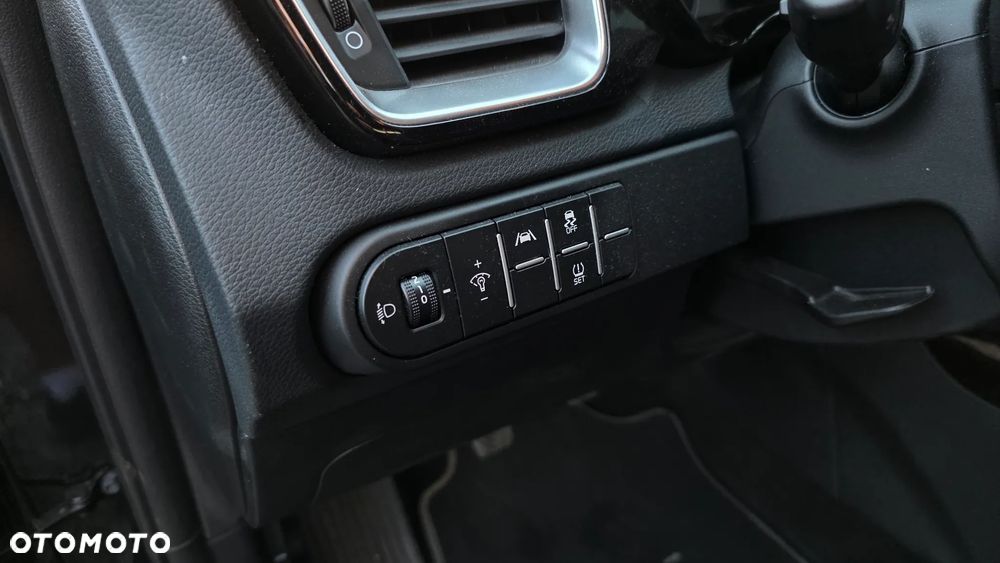 Kia Ceed 1.6 CRDi mHEV M - 17
