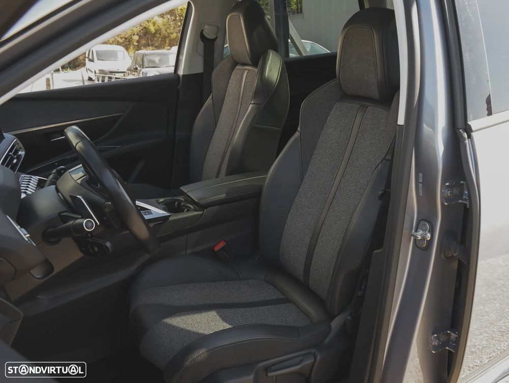Peugeot 5008 BlueHDI 130 EAT8 Allure - 31