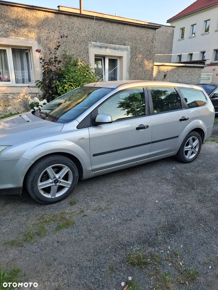 Ford Focus 1.6 Ambiente - 9