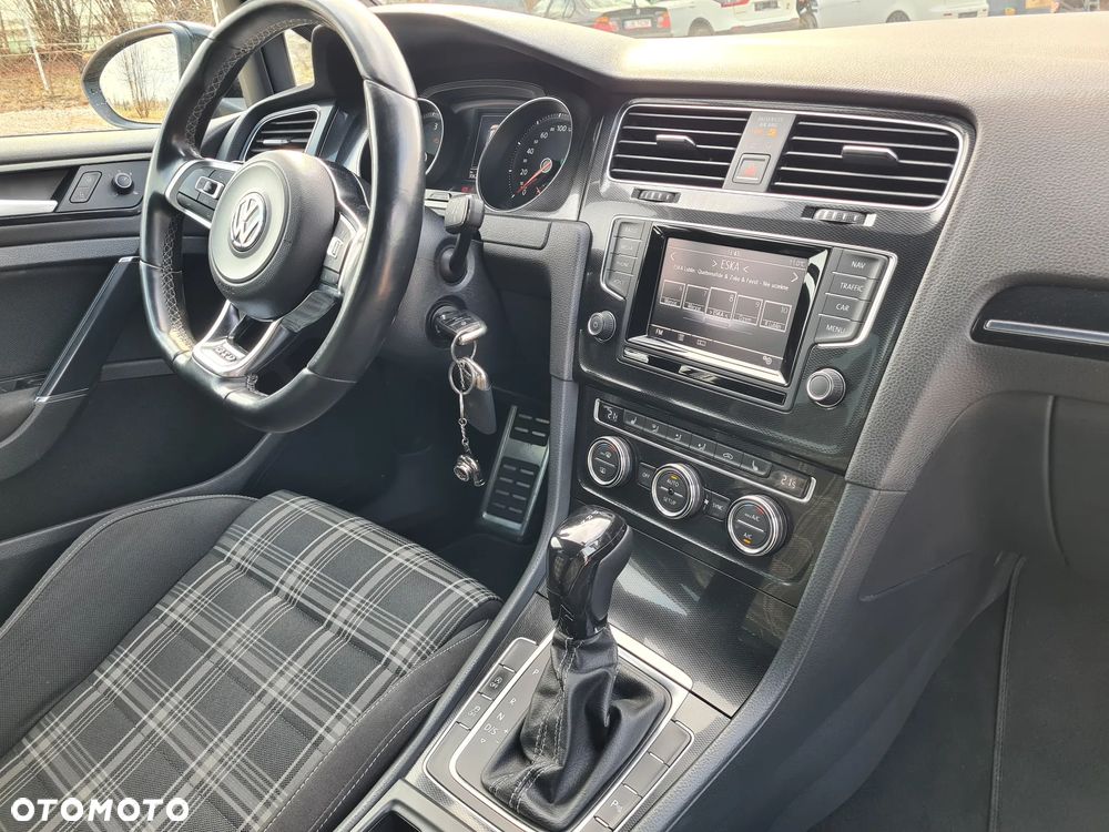 Volkswagen Golf GTD 2.0 TDI SCR DSG - 35