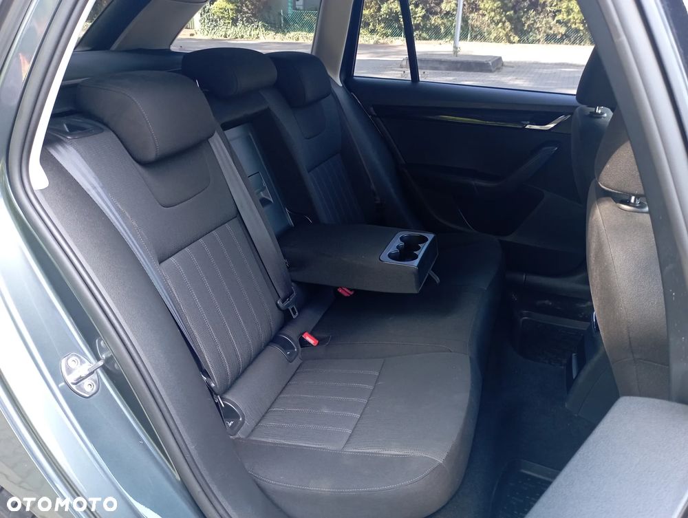 Skoda Octavia 1.6 TDI SCR Ambition - 10