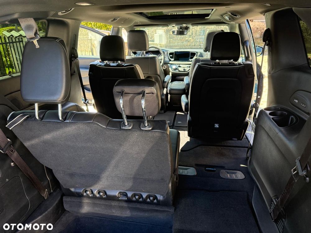 Chrysler Pacifica - 23