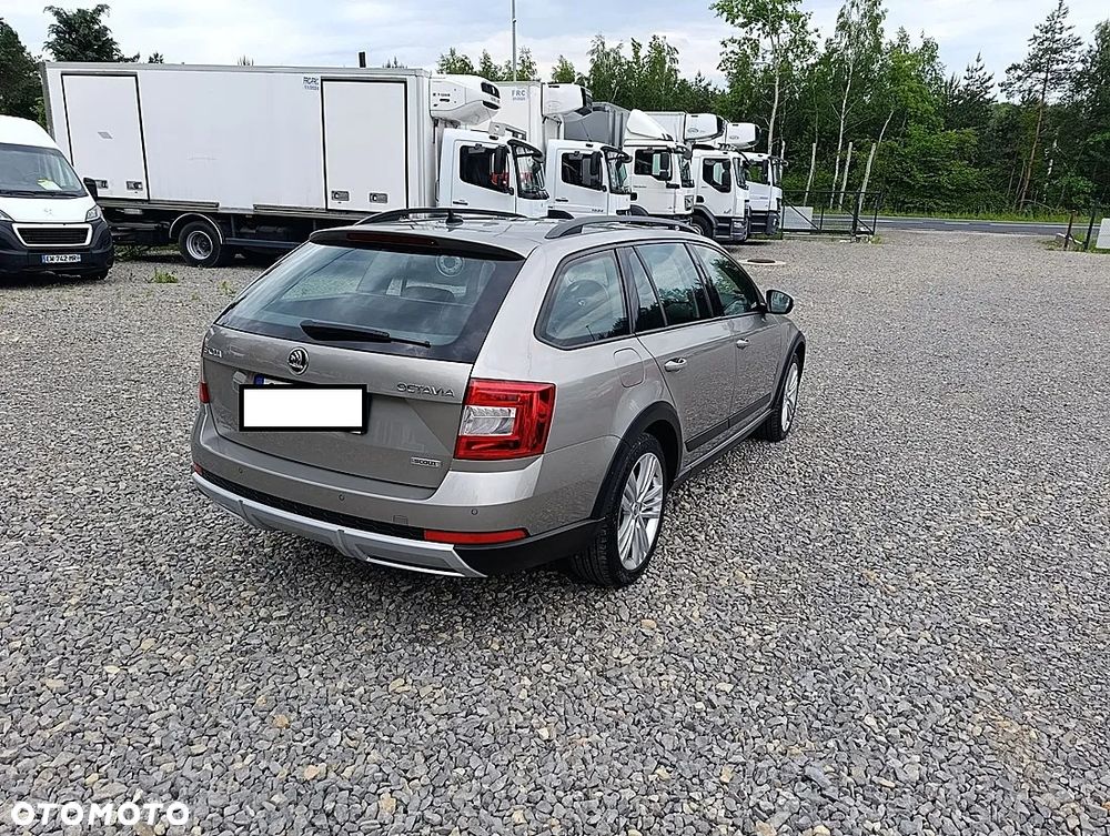 Skoda Octavia Scout 2.0 TDI 4x4 DSG - 6