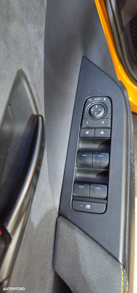 Toyota C-HR 2.0 HEV 197 CP 4x2 CVT Premiere Edition - 7