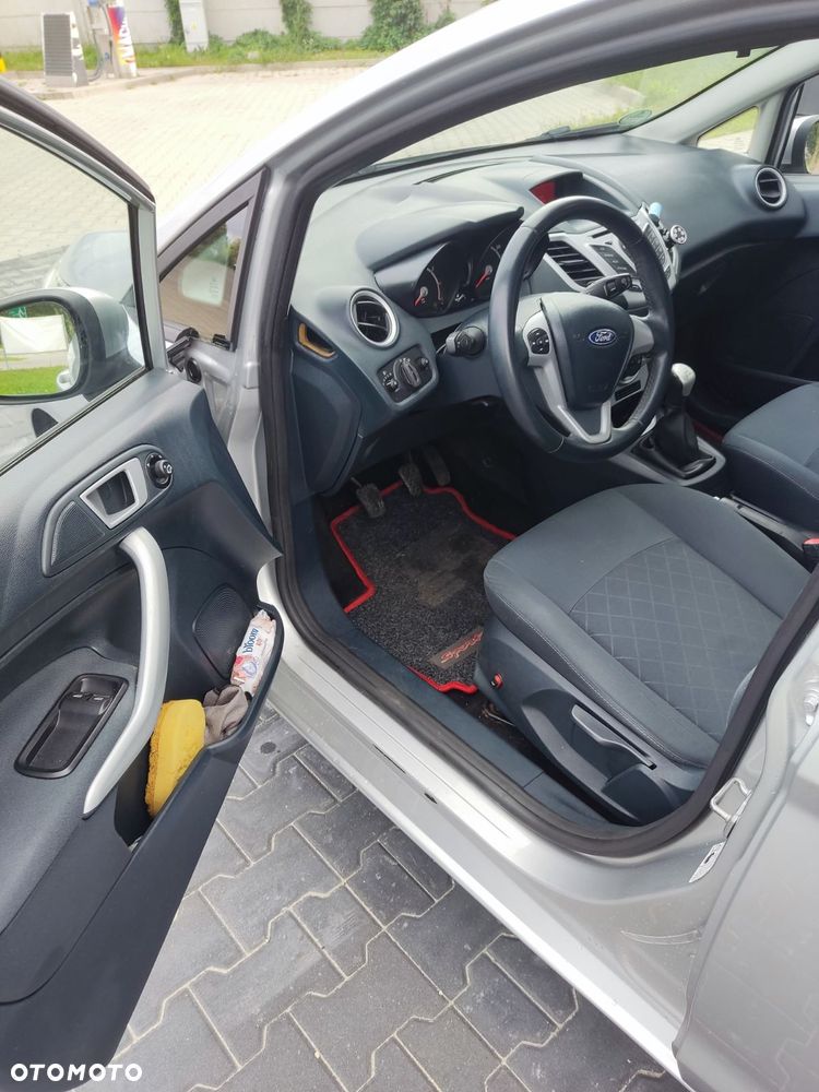 Ford Fiesta - 7