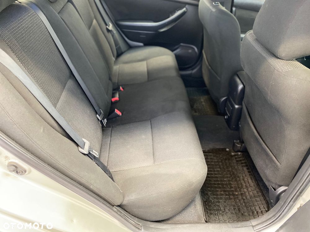 Toyota Avensis 2.0 D-4D Sol - 14