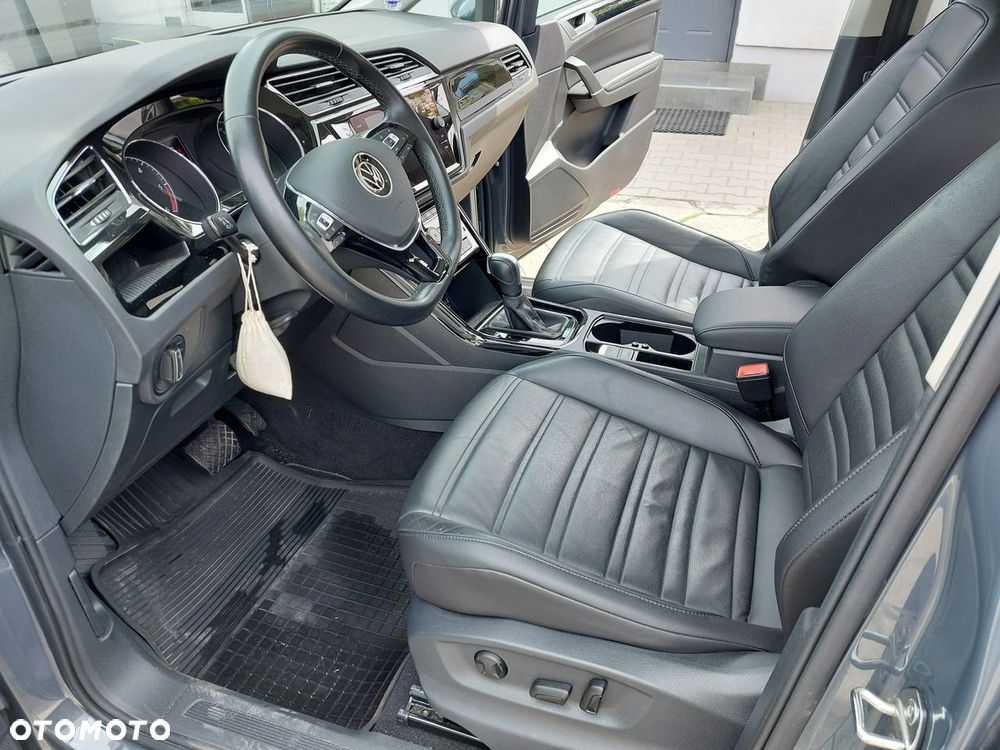 Volkswagen Touran - 9
