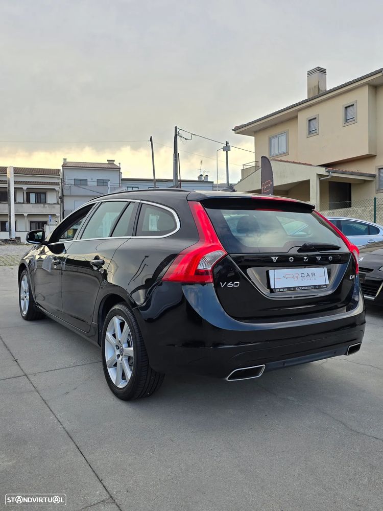 Volvo V60 2.0 D4 Momentum - 23