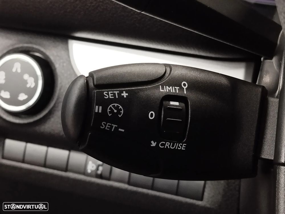 Toyota Proace Verso 1.5 D-4D L2 1.0T Exclusive 9L - 27