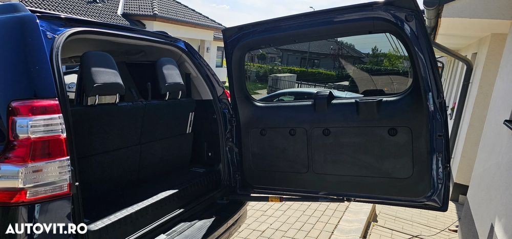 Toyota Land Cruiser 3.0l Turbo D-4D Aut. AVS 7 Locuri Luxury - 17
