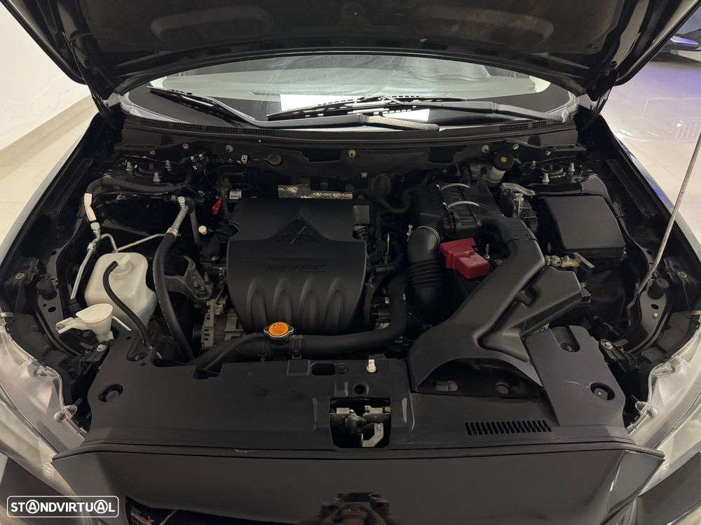 Mitsubishi Lancer Sportback 1.6 Invite Black Edition ClearTec - 21