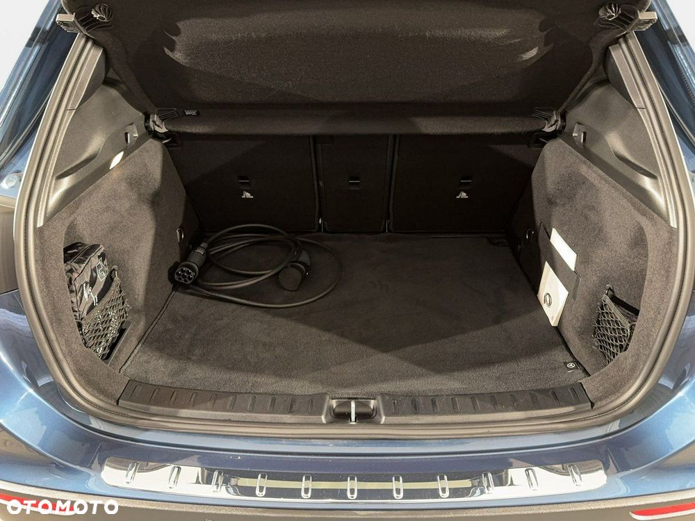 Mercedes-Benz GLA - 17