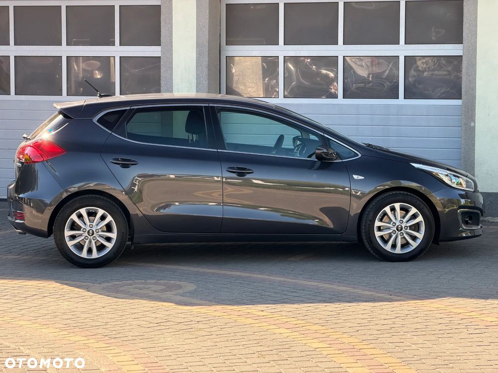 Kia Ceed 1.6 GDI Dream-Team Edition - 16