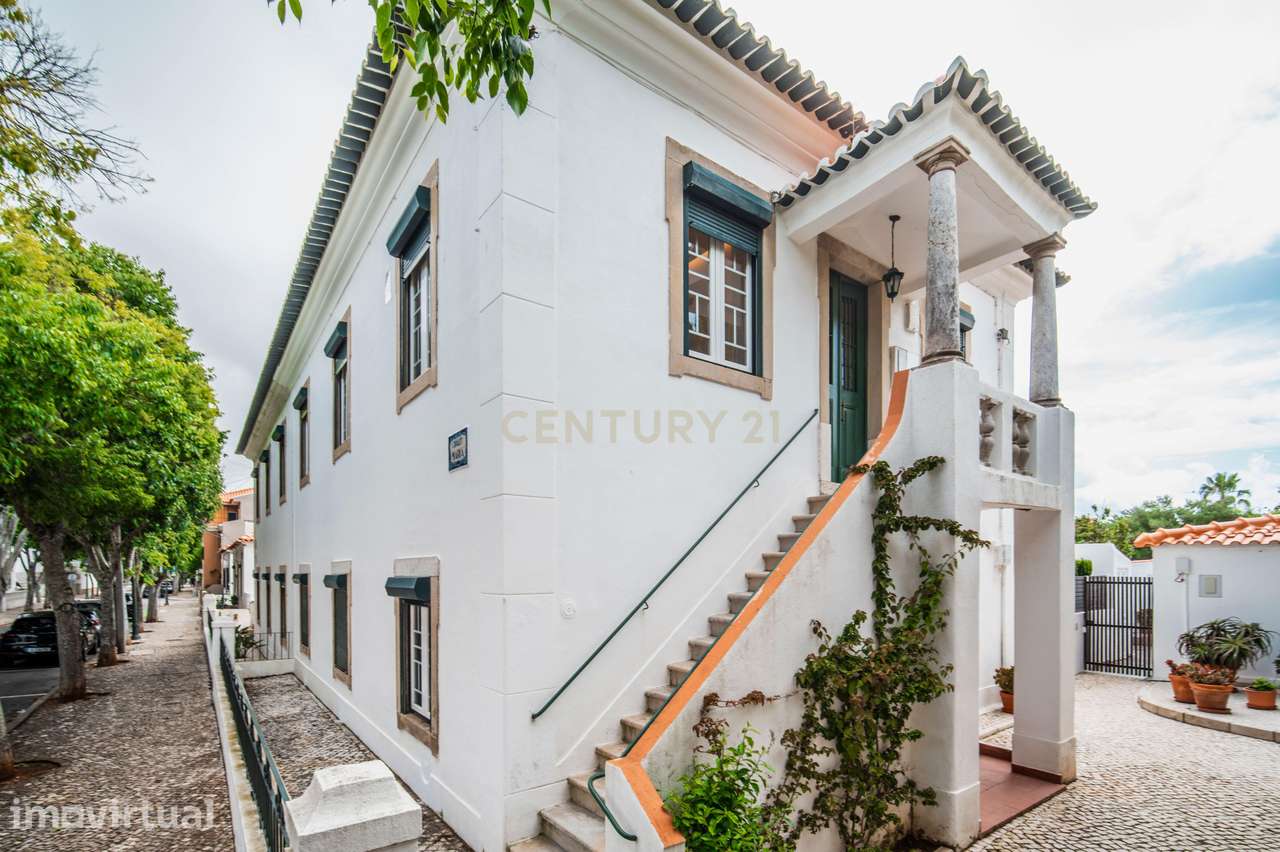 Apartamento T4 com Terraço e Jardim Privativo no Centro de Cascais - Grande imagem: 2/29